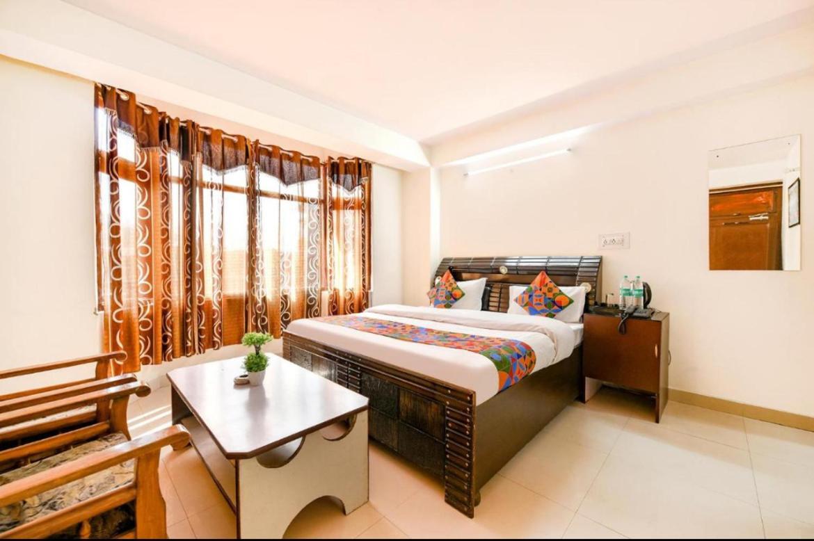 Hotel Gt International Tājganj Εξωτερικό φωτογραφία