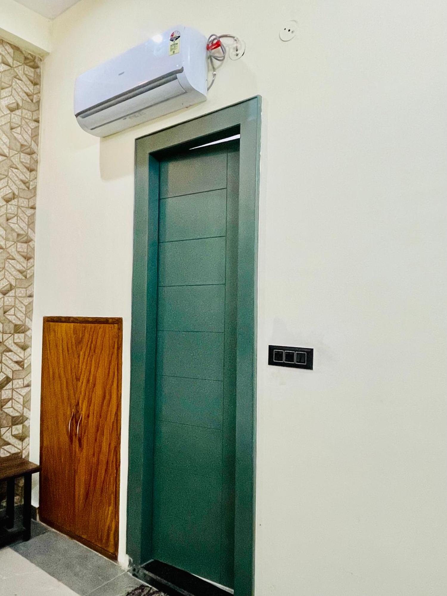 Hotel Gt International Tājganj Εξωτερικό φωτογραφία
