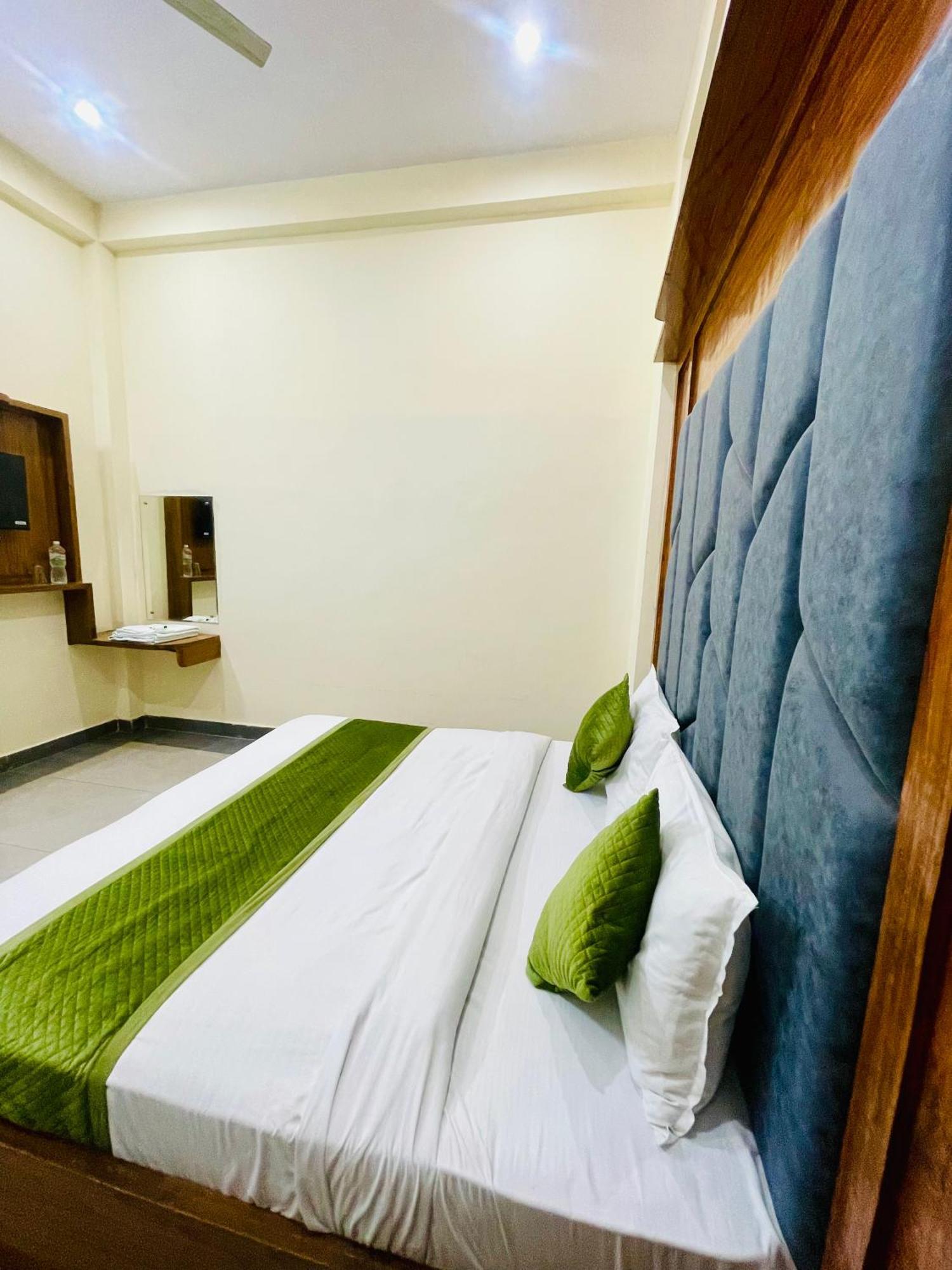 Hotel Gt International Tājganj Εξωτερικό φωτογραφία